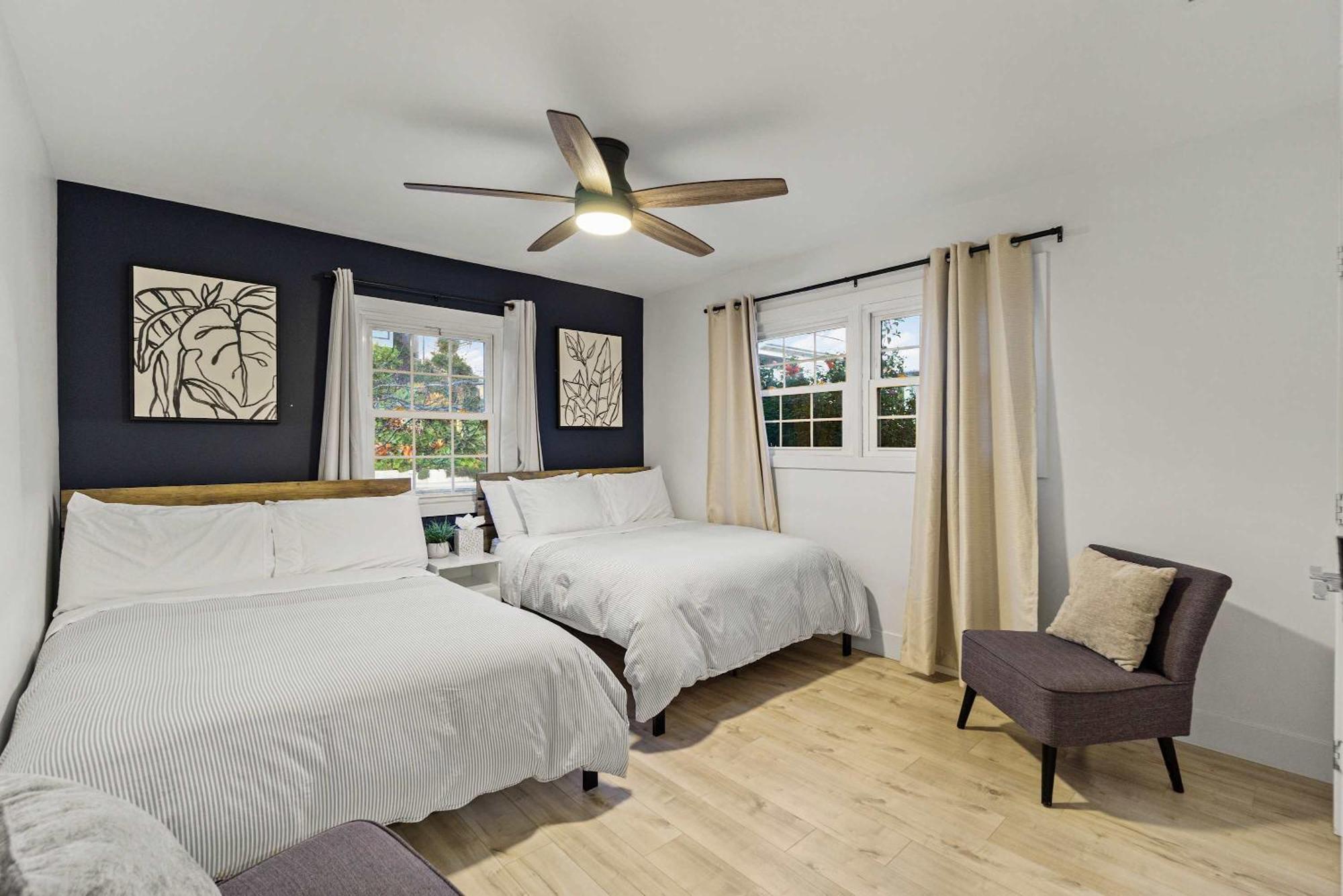 The California - On Of In A Hot Tub Holiday home